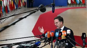 Hollanda Başbakanı Mark Rutte, ABD ve İngiltere'nin Husi hedeflerini vurmasını destekliyor