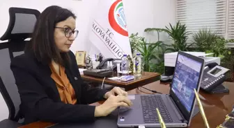 Yalova Valisi Hülya Kaya, 2023'e damga vuran olaylara ait fotoğraflara oy verdi
