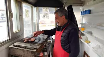 Yozgat'ta seyyar tezgahlarda satılan sokak lezzetlerine ilgi artıyor