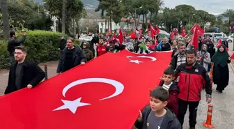 Alanya'da Şehitlere Saygı, Filistin'e Destek Etkinliği Gerçekleştirildi