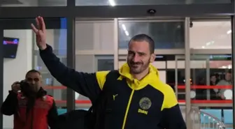 Fenerbahçe, Gaziantep FK maçı için özel uçakla Gaziantep'e geldi