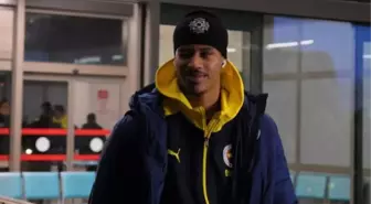 Fenerbahçe, Gaziantep FK maçı için özel uçakla Gaziantep'e geldi