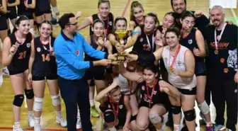 Fethiye Eczacıbaşı Zirve Spor Kulübü, Muğla Küçük Kızlar Voleybol Ligi'nde şampiyon oldu