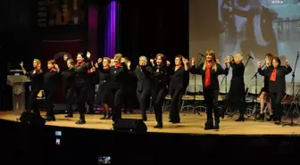 Karşıyaka Belediyesi 3. Yaş Üniversitesi Mezunlarını Verdi