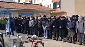 Çorum'da Kalp Krizi Geçiren Polis Memurunun Babası Son Yolculuğuna Uğurlandı