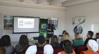 Uşak'ta fabrikalarda çalışan kadınlara eğitimler veriliyor