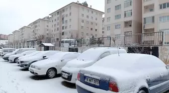 Van'da Kar Yağışı Nedeniyle Yüzlerce Yerleşim Yeri Ulaşıma Kapandı