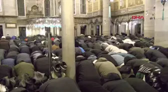 EYÜPSULTAN'DA ŞEHİTLER İÇİN DUA EDİLDİ