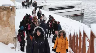 Van Büyükşehir Belediyesi Dijital ve Doğa Fotoğrafçılığı Kursu Öğrencileri Akdamar Adası'nı Görüntüledi