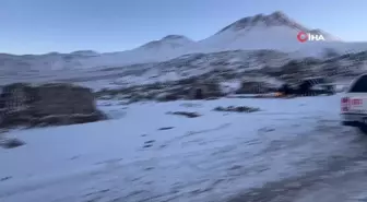 Hasan Dağı'nda düşüp yaralan dağcı kadın helikopterle kurtarıldı