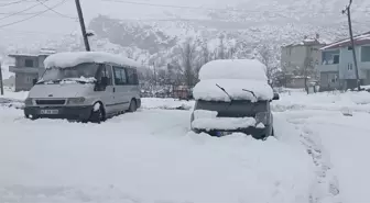 Şırnak'ta Sağanak, Beytüşşebap'ta Kar Etkili Oldu