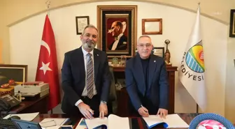 Tarsus Belediyesi'nde kadrolu işçi maaşlarına yüzde 100 zam