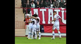 Trendyol Süper Lig: Antalyaspor 0 - Trabzonspor 1 (İlk yarı)