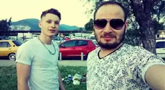 İzmir'de Yolcu Minibüsü ile Çarpışan Moto Kurye Hayatını Kaybetti