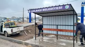 Adıyaman'ın Gölbaşı Belediyesi Yolcu Bekleme Duraklarını Yeniliyor