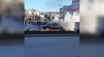 Burdur'da Kırmızı Işıkta Bekleyen Otomobil Yangında Kullanılamaz Hale Geldi