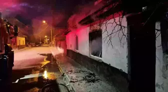 Çorum Alaca'da Katalitik Sobadan Çıkan Yangında Ev Hasar Gördü