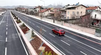 Konya Büyükşehir Belediye Başkanı Uğur İbrahim Altay, Necmettin Erbakan Caddesi'nin üçüncü etabını trafiğe açtı