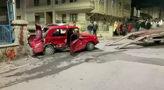 Sivas'ta Trafik Kazası: 1'i Ağır 5 Kişi Yaralandı