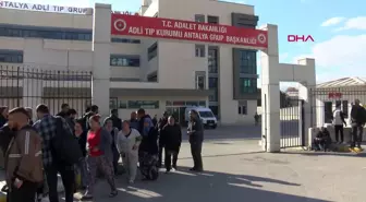 Antalya'da Kadın Cinayeti: 3 Çocuğun Annesi 17 Yerinden Bıçaklanarak Öldürüldü