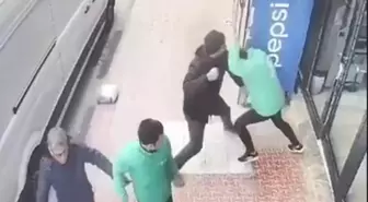 Aksaray'da taşlı yumruklu 'yol verme' kavgası güvenlik kamerasında: 3 yaralı
