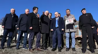 Artvin Valisi Cengiz Ünsal, Ardanuç ilçesinde Güneş Enerji Santrali projesi için incelemelerde bulundu