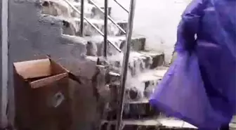 Muğla'da Aşırı Yağışlar Sonrası Araçlar Su Altında Kaldı