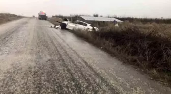 Denizli'de ehliyetsiz sürücünün kullandığı otomobil şarampole devrildi, 1 ölü 1 yaralı