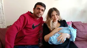 Eskişehir'de Bebeklerine Şehit Ömer Halisdemir'in İsmini Veren Çift