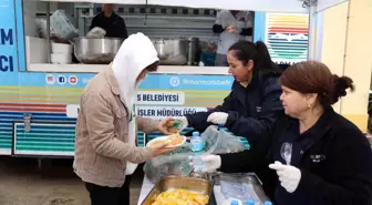 Marmaris Belediyesi Üniversite Öğrencilerine Yemek İkramında Bulundu