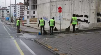 Niğde Belediyesi Temizlik İşleri Müdürlüğü Kent Genelinde Temizlik Çalışmalarına Devam Ediyor