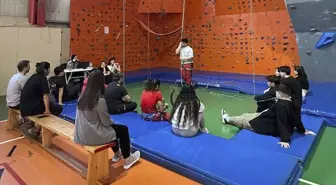 Otizmli çocuklar SUBÜ'de tırmanış sporunu deneyimledi