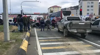 Trabzon'da trafik kazasında aynı aileden 5 kişi yaralandı