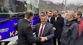 AK Parti'nin Artvin Belediye Başkan Adayı Mehmet Kocatepe Kentte Karşılandı