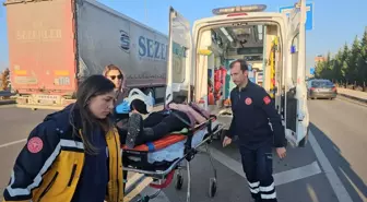 Çorum'da otomobilin çelik bariyerlere çarptığı kazada 2 kişi yaralandı