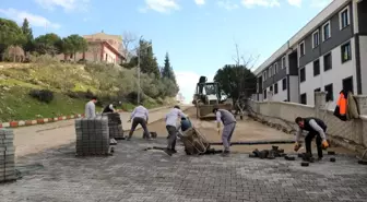 Edremit Belediyesi Yol Yapım ve Çalışmalarına Devam Ediyor