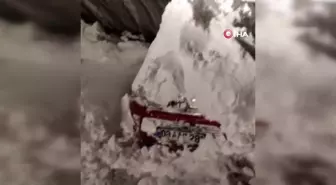 Kar nedeniyle yolda kalan aracını 4 gün sonra buldu