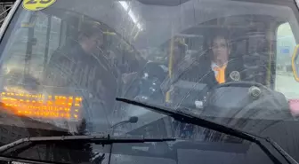 Karabük'te Kadın Minibüs Şoförü Göreve Başladı