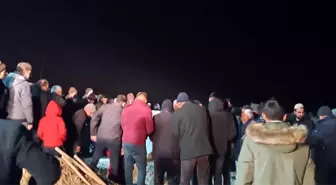 İstanbul'da çıkan yangında hayatını kaybeden Murat Çolak Iğdır'da toprağa verildi