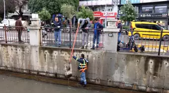 Marmaris Belediyesi Karadere'deki Atıkları Denize Gitmeden Temizledi