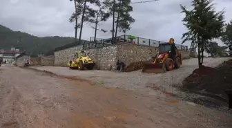 Marmaris Çetibeli Mahallesi'nde Meydan Düzenlemesi Başladı