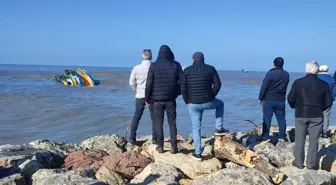 Sakarya'da Ters Dalga Nedeniyle Alabora Olan Teknede 5 Kişi Kurtarıldı