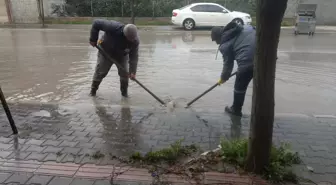 Samandağ'da Sağanak Yağış Hayatı Olumsuz Etkiledi