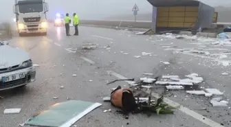 Amasya'da 3 aracın karıştığı trafik kazasında 2 kişi yaralandı