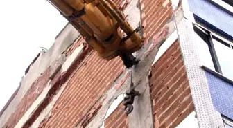 Gaziosmanpaşa'da İnşaat Temelinde Toprak Kayması