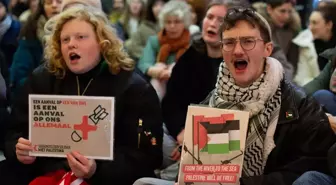 Hollanda'da Filistin'e Destek İçin Oturma Eylemleri Düzenlendi