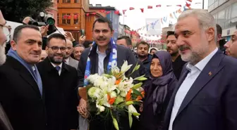 Cumhur İttifakı'nın İBB Başkan Adayı Murat Kurum, Beyoğlu AK Parti İlçe Başkanlığı'nı ziyaret etti