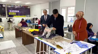 Aybastılı Kadınlar Gazzeli Çocuklar İçin Yorgan ve Kıyafet Dikiyor