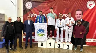 Sakarya Büyükşehir Belediyesi İşitme Engelli Taekwondo sporcusu Mehmet Ali Sağdıç Milli Takım seçmelerinde ikinci oldu