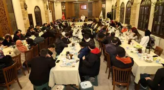 Tokat Belediye Başkanı Eyüp Eroğlu, gençlerle bir araya geldi